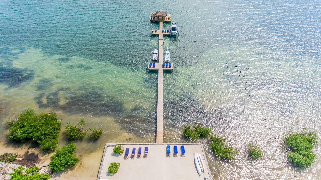 Weezie'S Ocean Front Hotel And Garden Cottages Caye Caulker Exterior foto