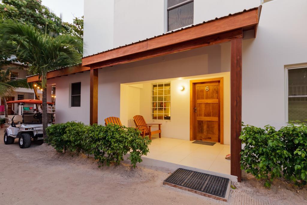 Weezie'S Ocean Front Hotel And Garden Cottages Caye Caulker Exterior foto
