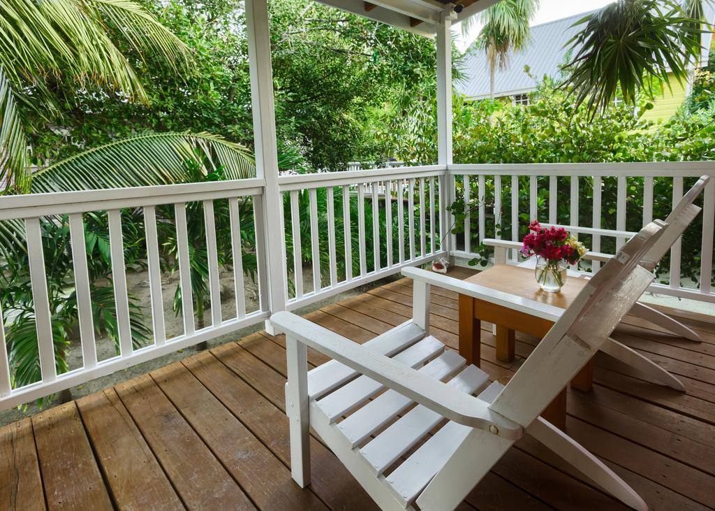 Weezie'S Ocean Front Hotel And Garden Cottages Caye Caulker Exterior foto
