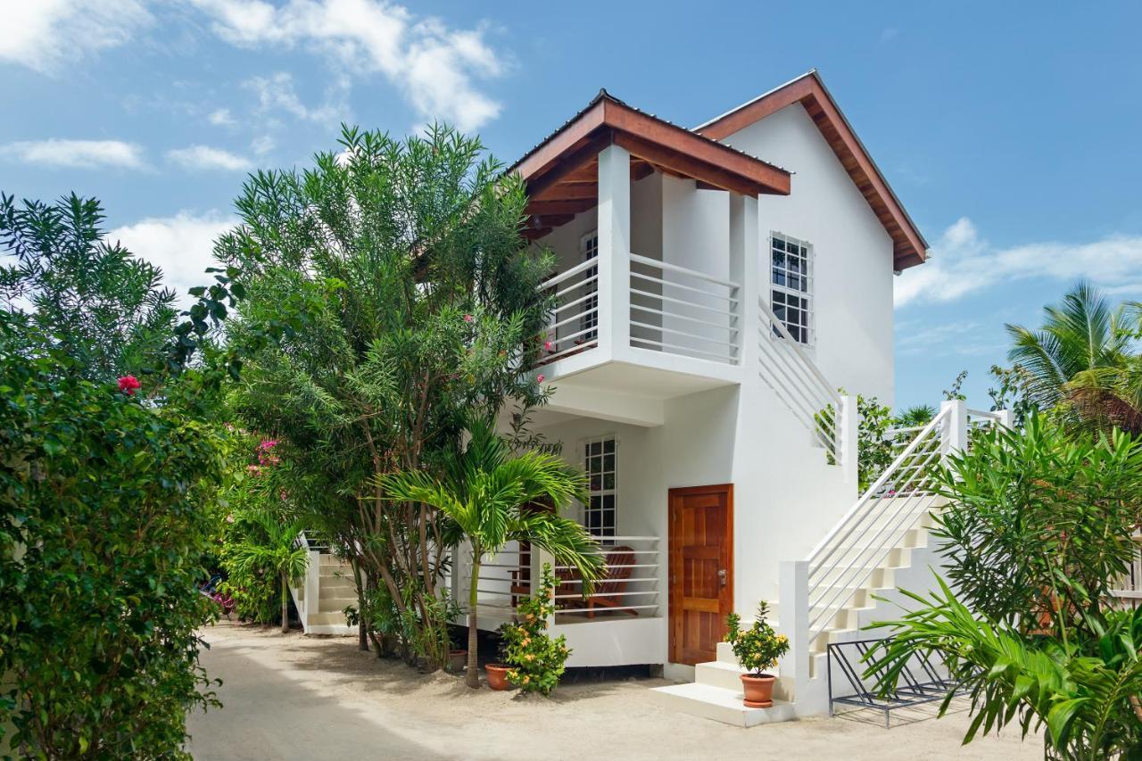 Weezie'S Ocean Front Hotel And Garden Cottages Caye Caulker Exterior foto